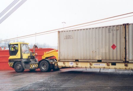 Rolltrailer mit Zugmaschine